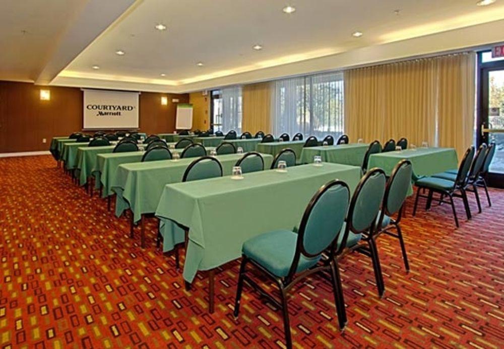 Courtyard By Marriott Springfield Hotel Exterior photo