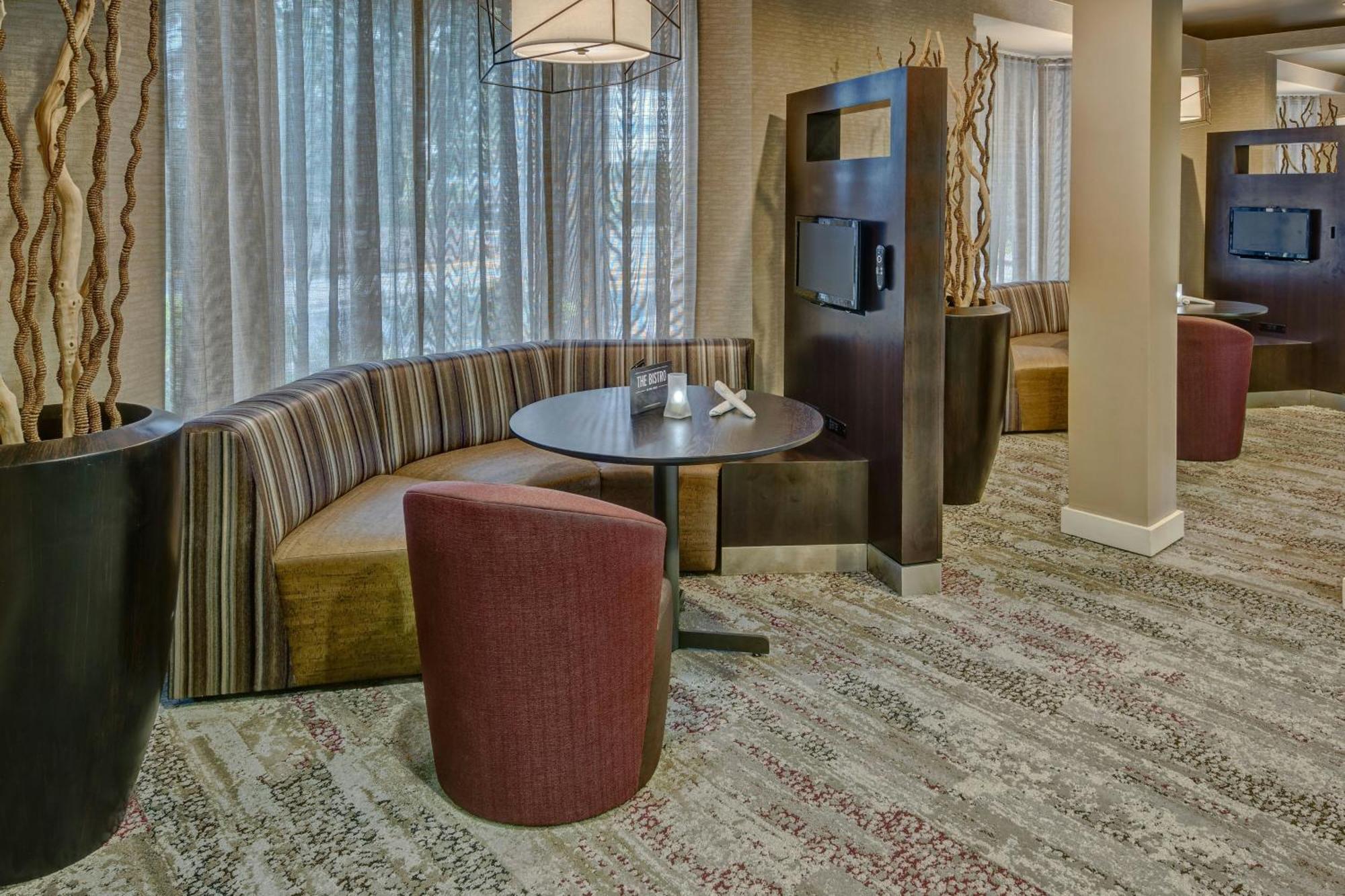 Courtyard By Marriott Springfield Hotel Exterior photo