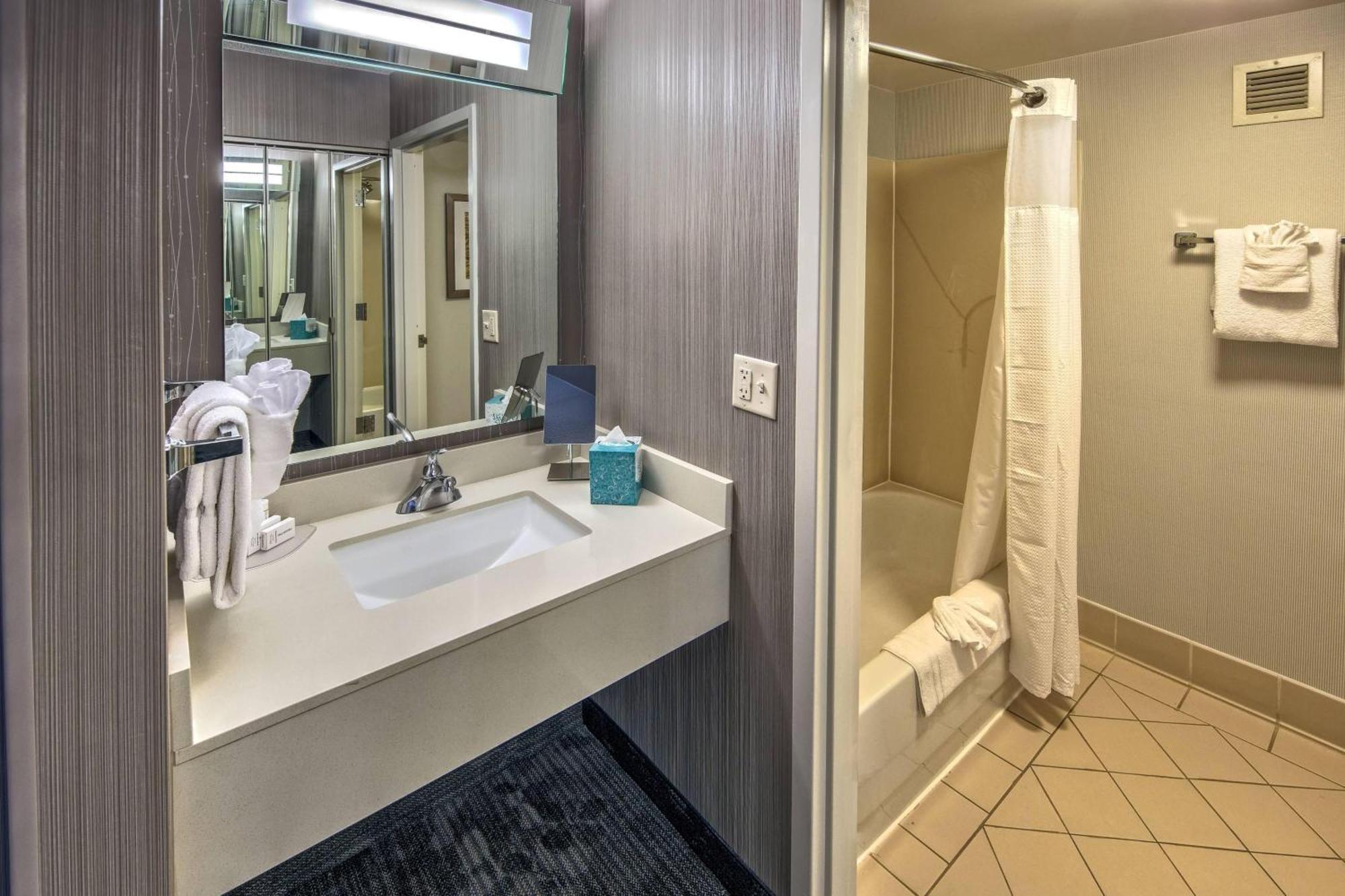 Courtyard By Marriott Springfield Hotel Exterior photo