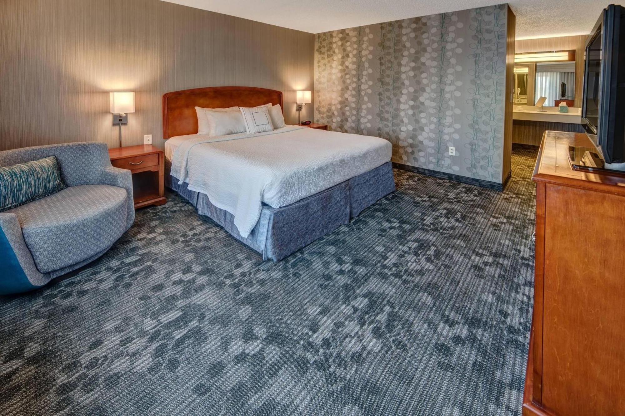 Courtyard By Marriott Springfield Hotel Exterior photo