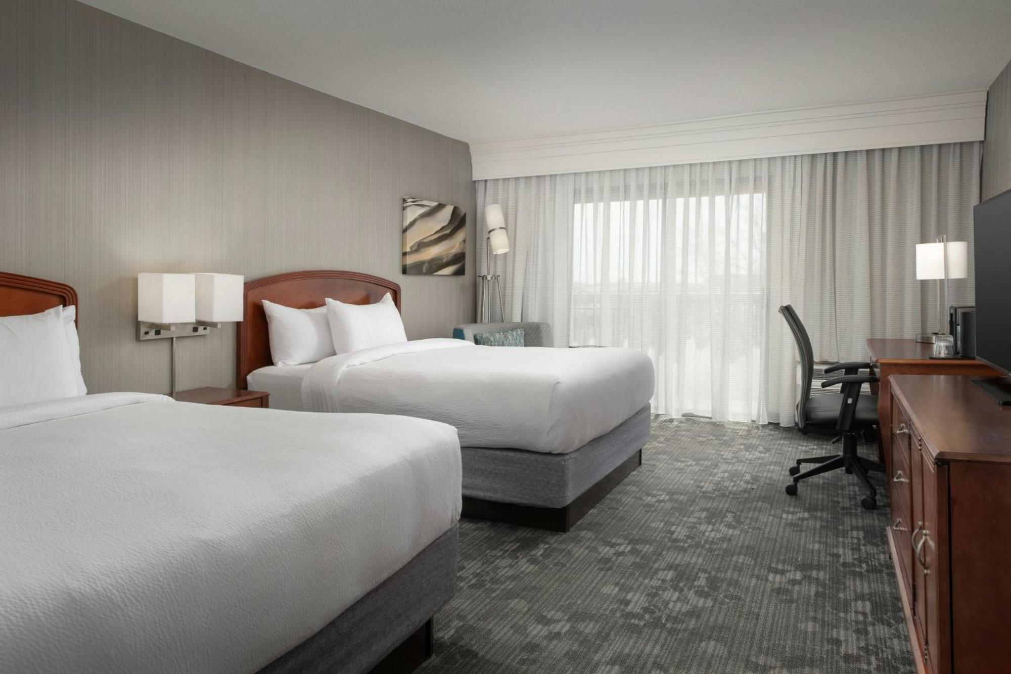 Courtyard By Marriott Springfield Hotel Exterior photo