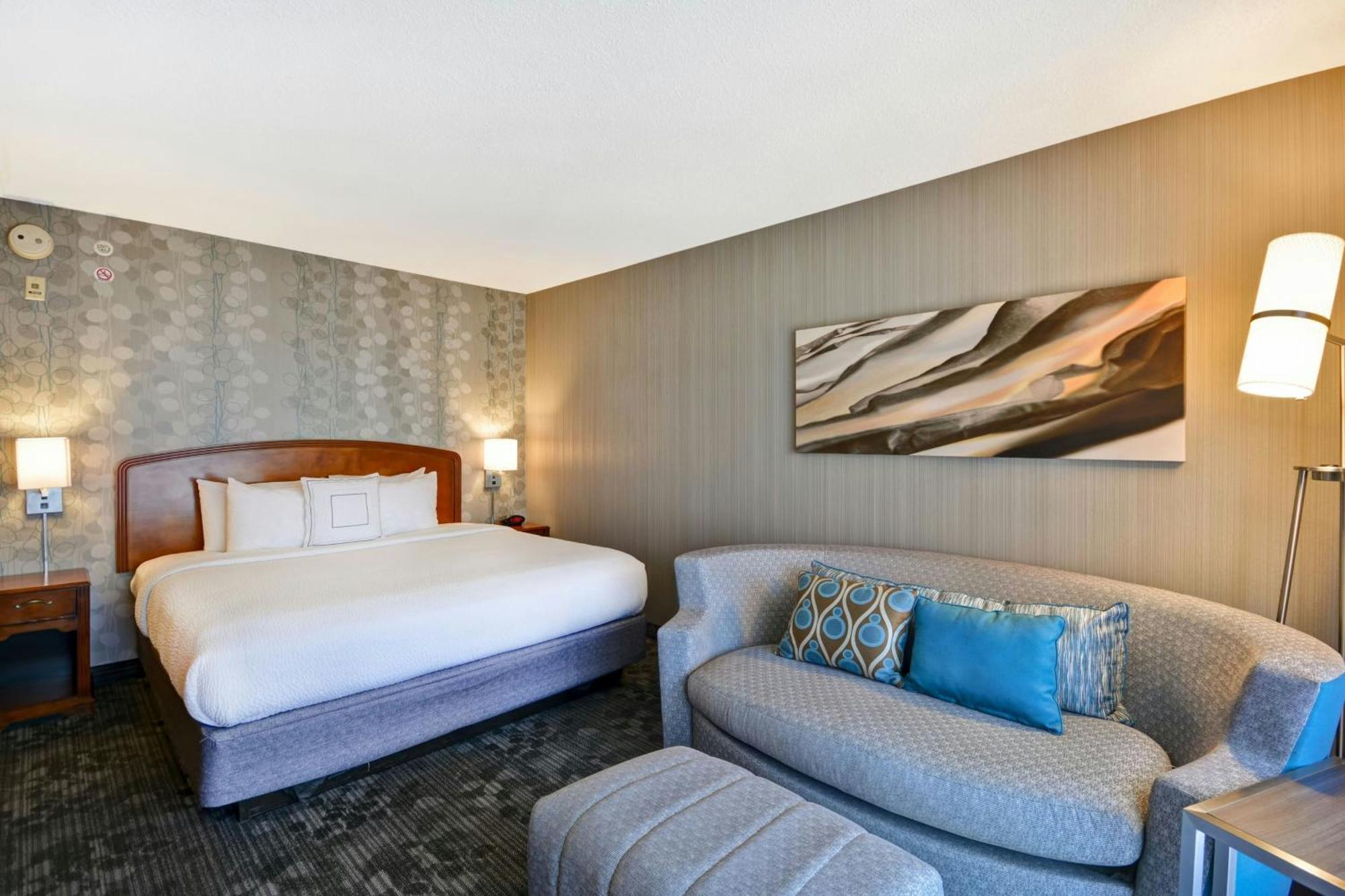 Courtyard By Marriott Springfield Hotel Exterior photo