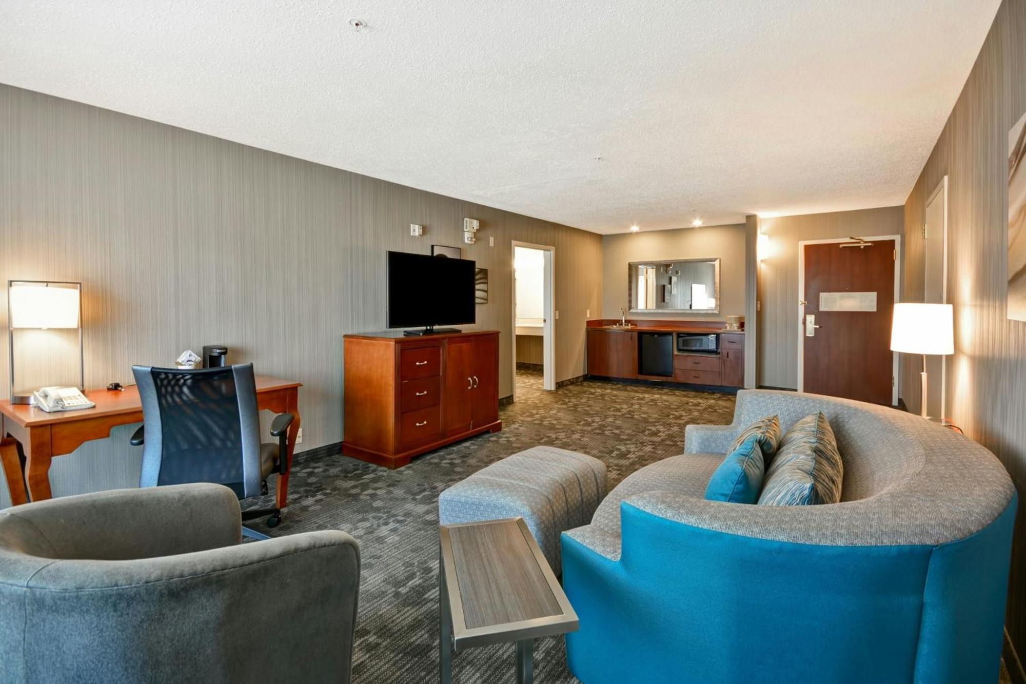 Courtyard By Marriott Springfield Hotel Exterior photo
