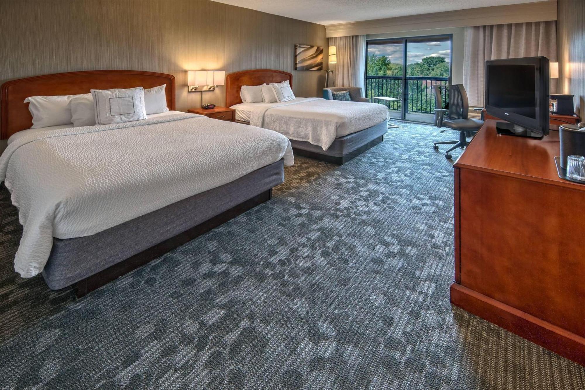Courtyard By Marriott Springfield Hotel Exterior photo