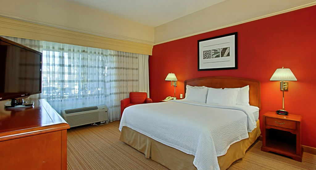 Courtyard By Marriott Springfield Hotel Exterior photo